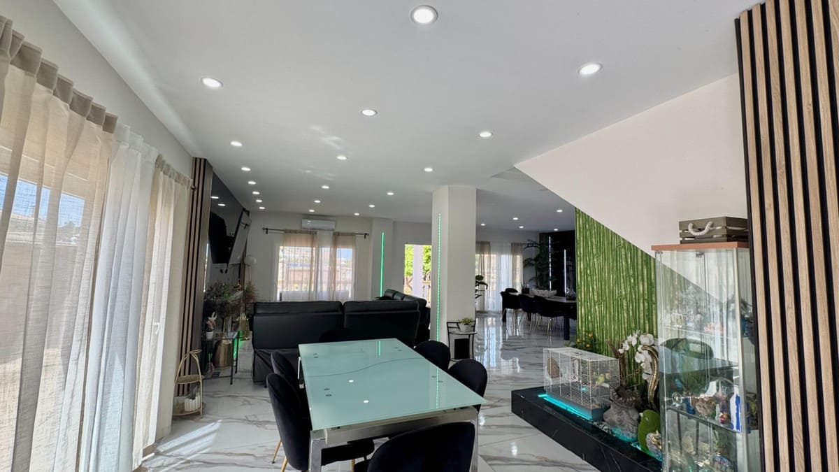 Vrijstaande villa met 5 slaapkamers in Alhaurín de la Torre in Alhaurín de la Torre - foto 14