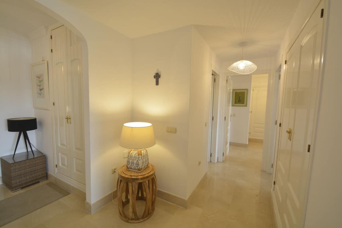 2 bedroom Apartment in Elviria in Elviria - foto 2