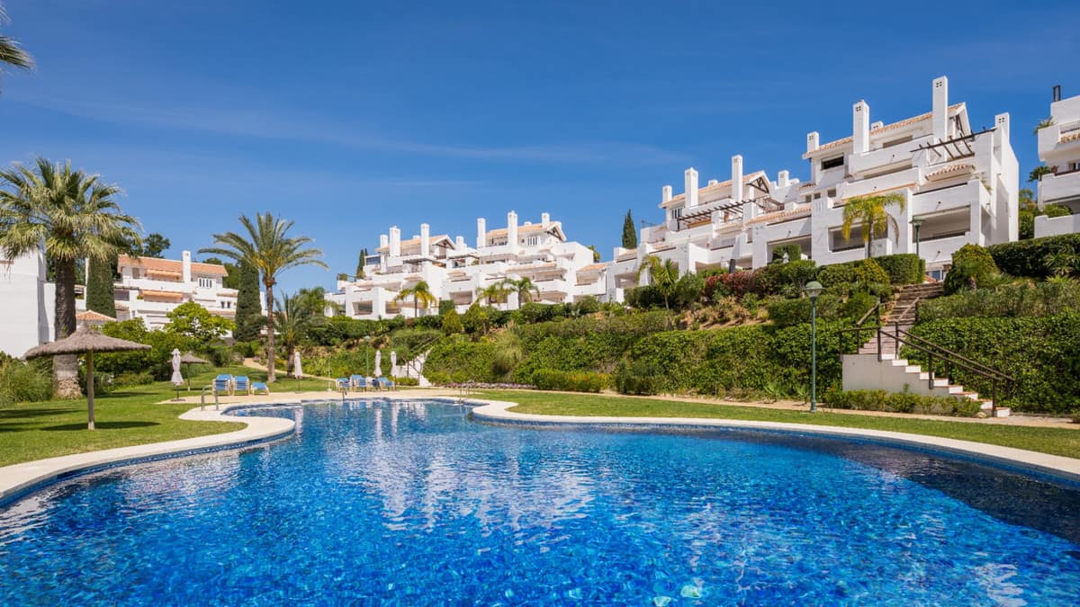 Drie-slaapkamerappartement in Los Monteros in Los Monteros - foto 2