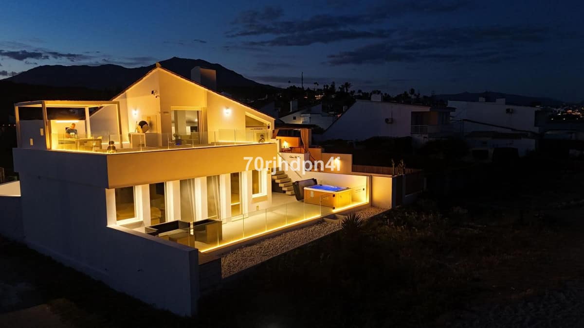 4-slaapkamer villa aan het strand in Estepona – gerenoveerd in 2021 in Estepona - foto 4