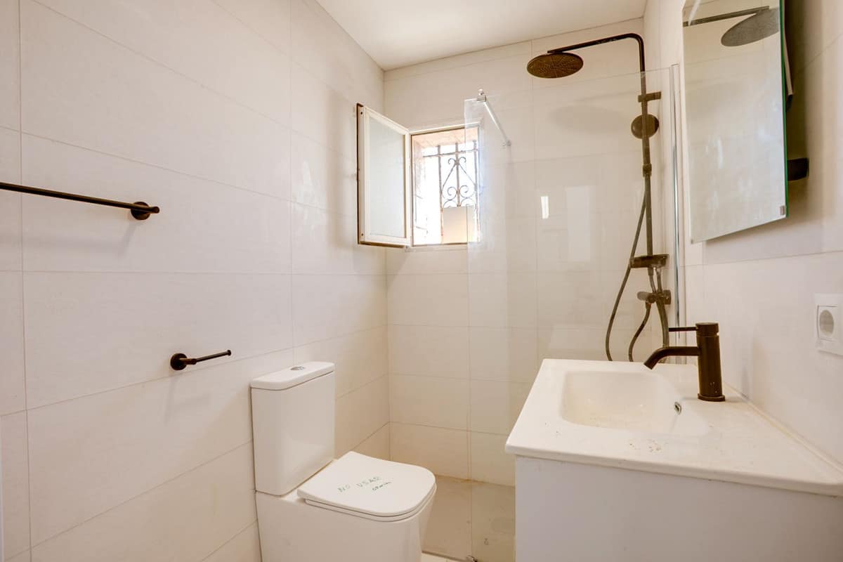 Vrijstaande villa met 3 slaapkamers aan zee in Estepona in Estepona - foto 10