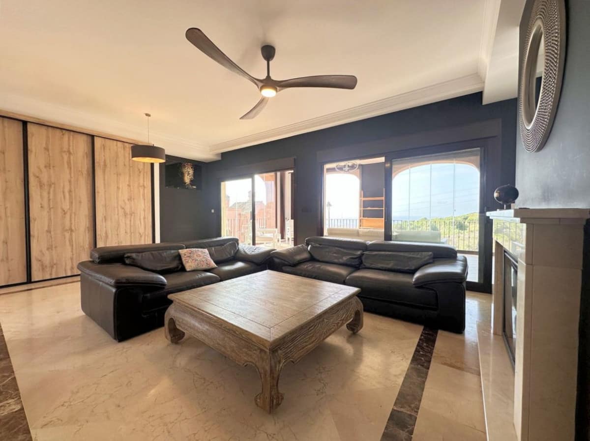 Ruime 5-slaapkamer villa in Estepona met panoramisch uitzicht in Estepona - foto 3