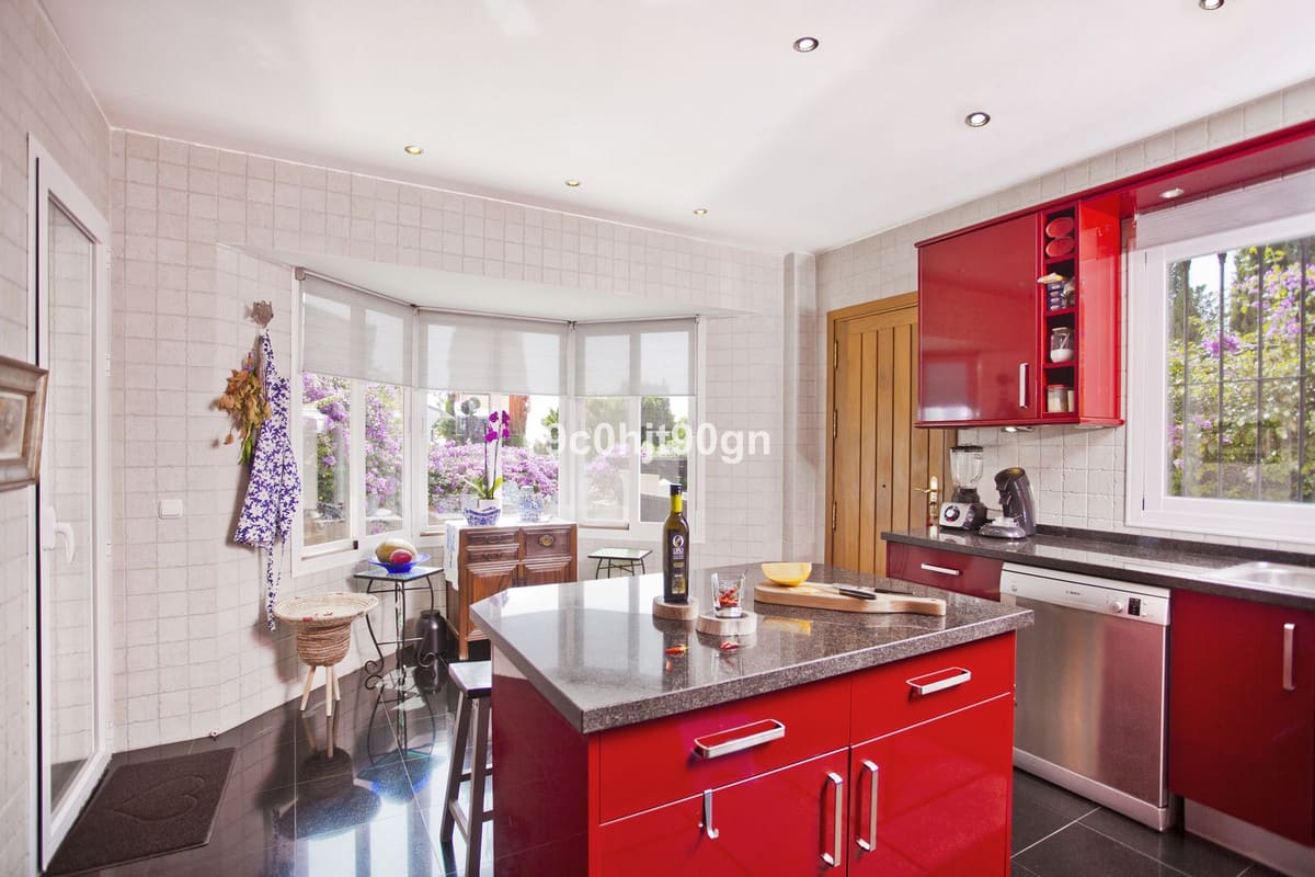 Luxe 5-slaapkamer villa in Elviria in Elviria - foto 12