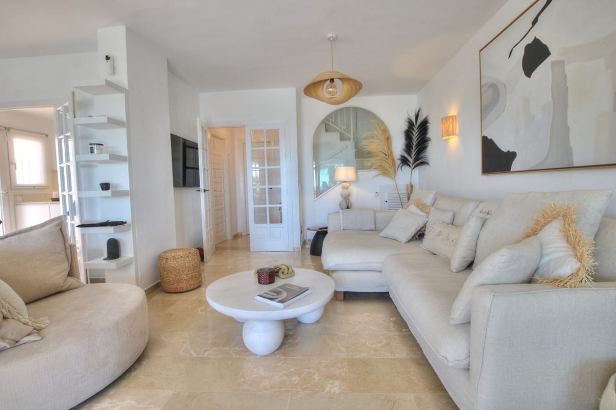 2-slaapkamer villa in El Chaparral met panoramisch zeezicht in El Chaparral - foto 13