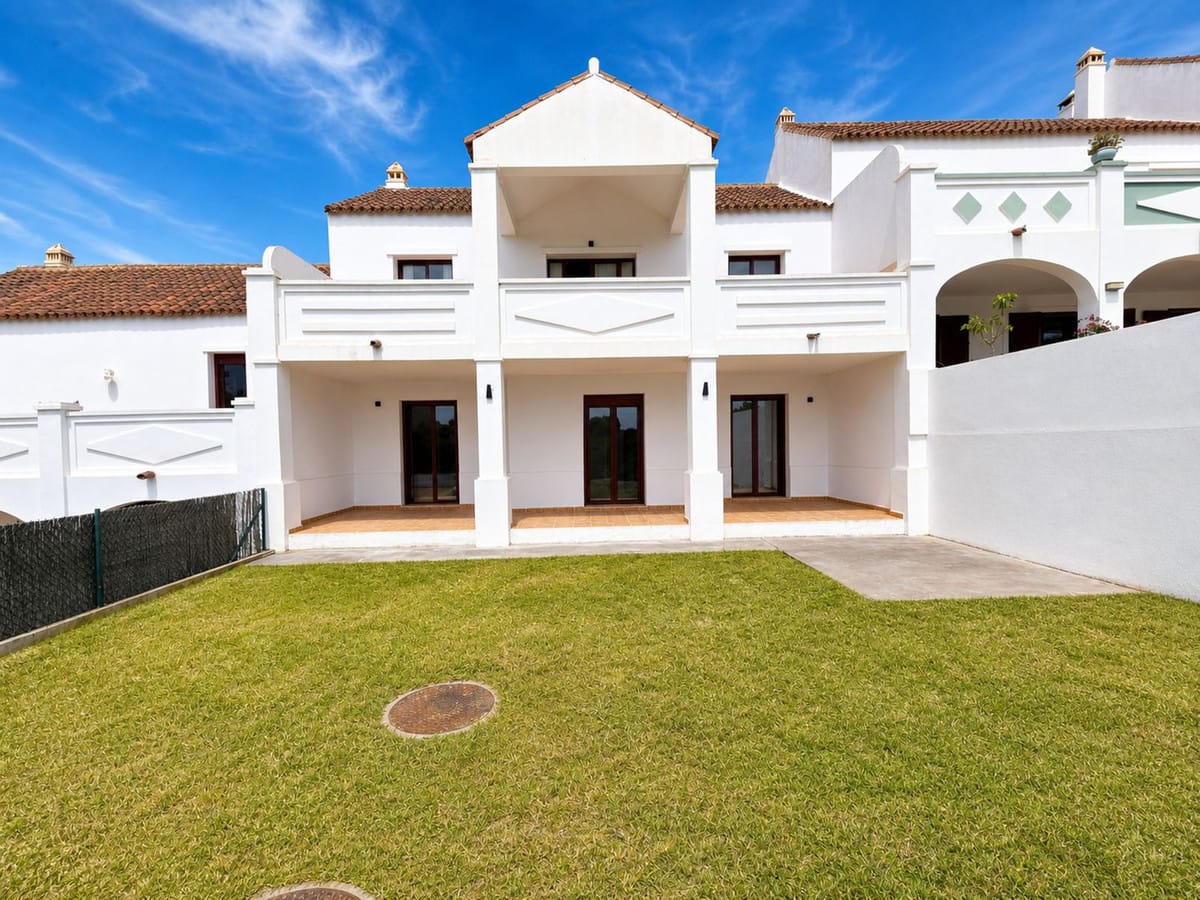 Elegant gerenoveerde rijwoning met panoramisch zeezicht in Doña Julia, Casares Playa in Casares Playa - foto 19