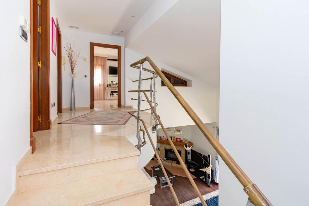 Villa met 4 slaapkamers in Estepona in Estepona - foto 20