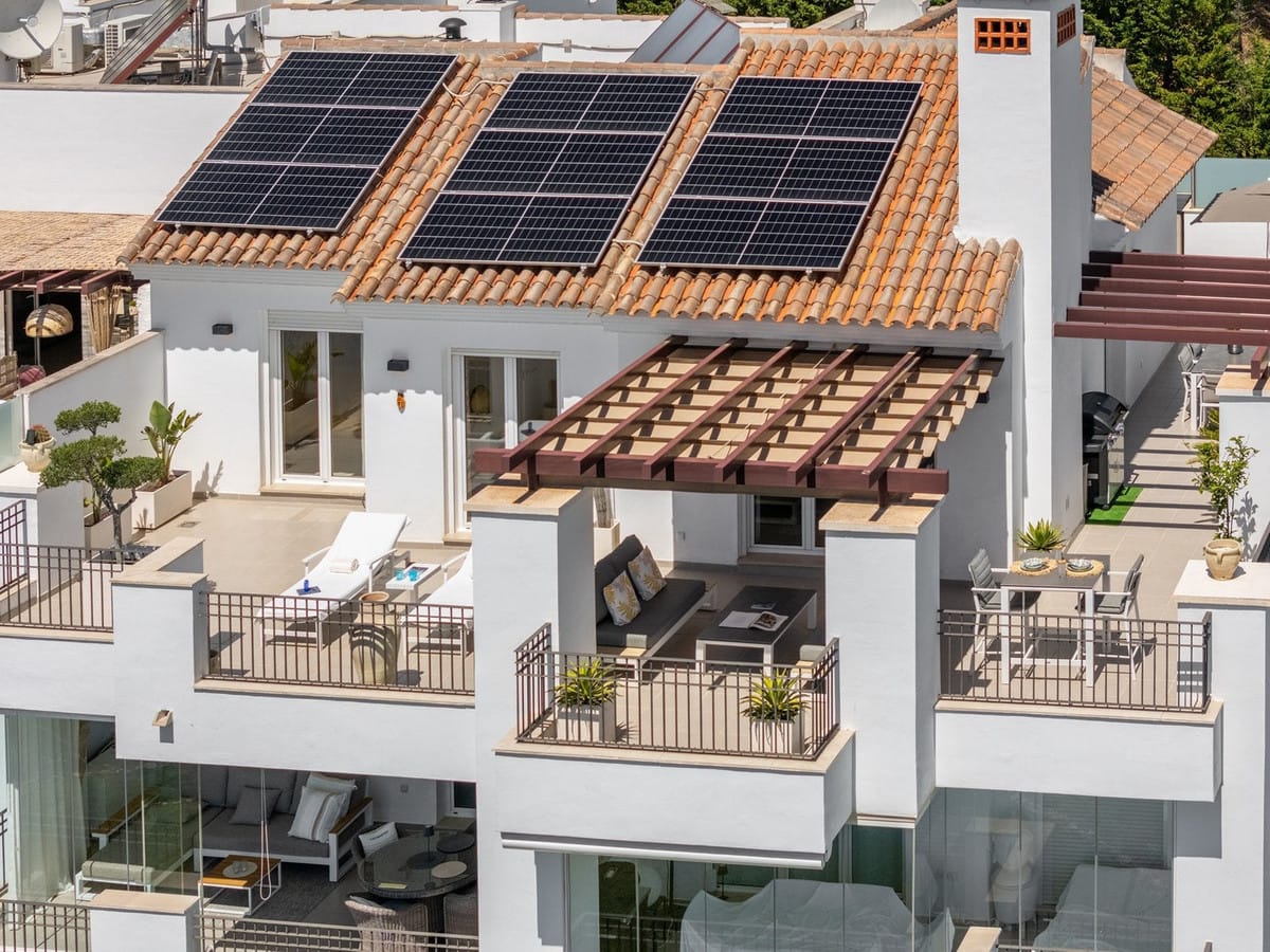 Drie-slaapkamer penthouse in La Floresta, Marbella in Marbella - foto 2