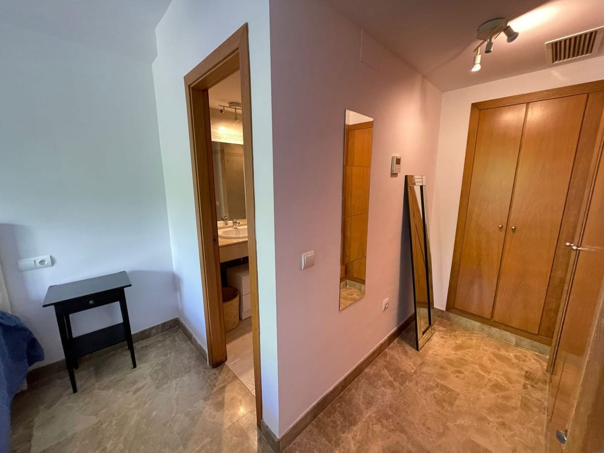 Appartement met 1 slaapkamer in Selwo (Estepona) – 76 m2 wonen + 48 m2 privé tuin in Selwo - foto 8
