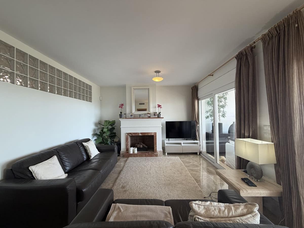 Drie slaapkamers, halfvrijstaande duplex-tussenwoning in Marbella (Santa Clara) in Marbella - foto 18
