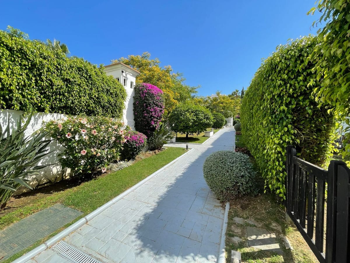 Appartement met 1 slaapkamer in Selwo (Estepona) – 76 m2 wonen + 48 m2 privé tuin in Selwo - foto 2