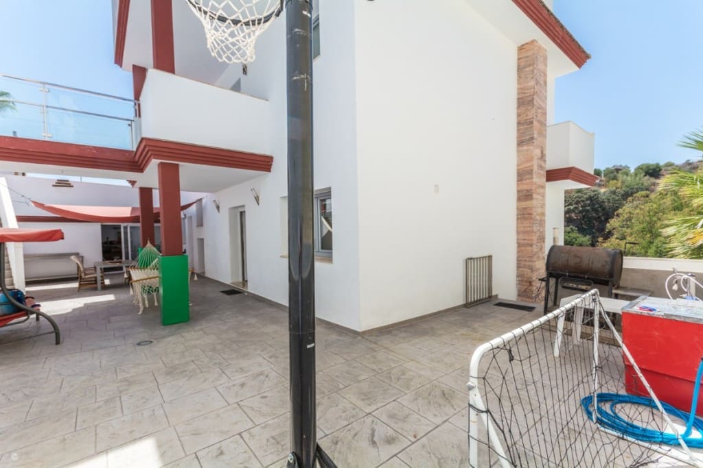 5-slaapkamer villa met gastenverblijf en boomgaard in Mijas Costa in Mijas Costa - foto 6