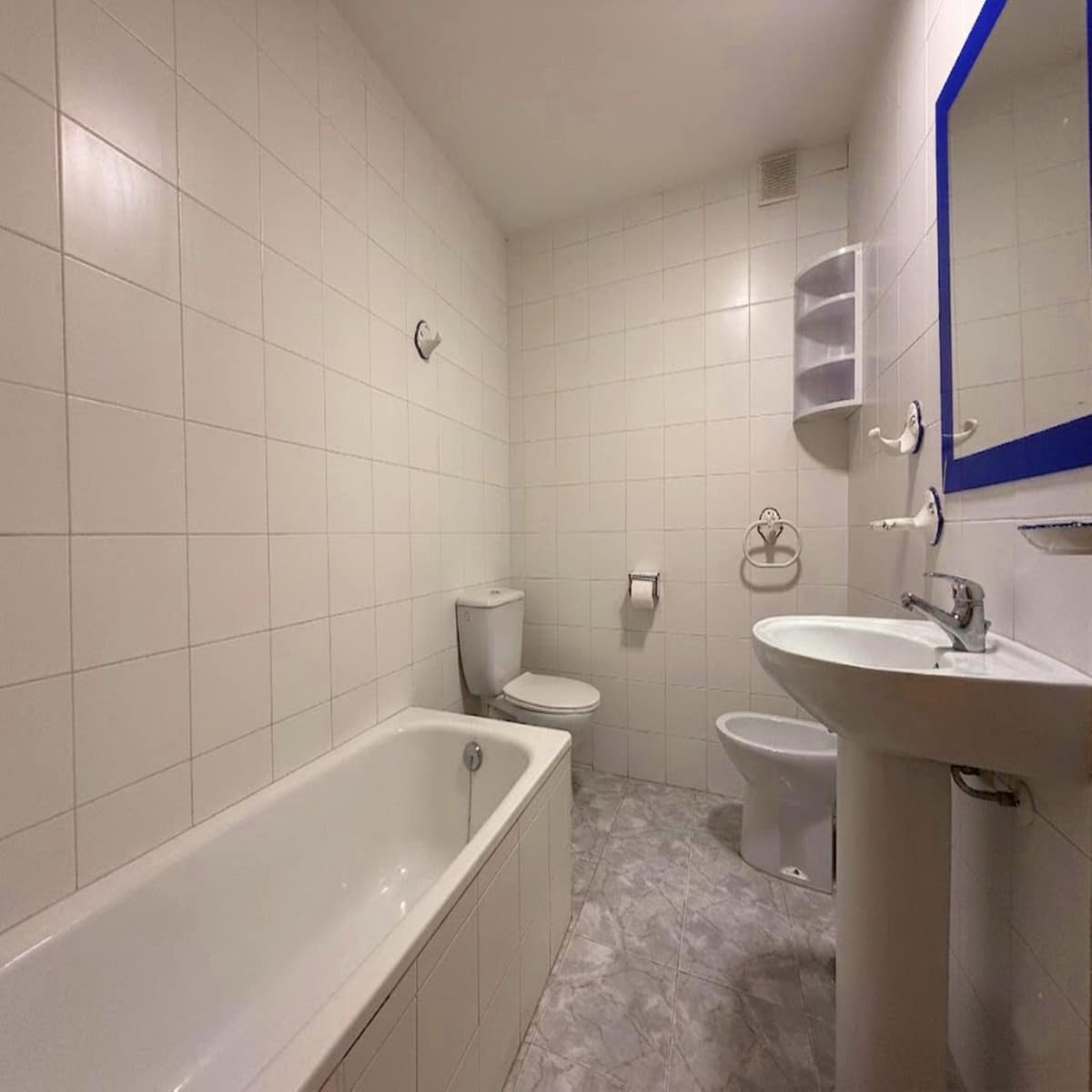 Centraal gelegen 4-slaapkamer appartement in Estepona in Estepona - foto 13