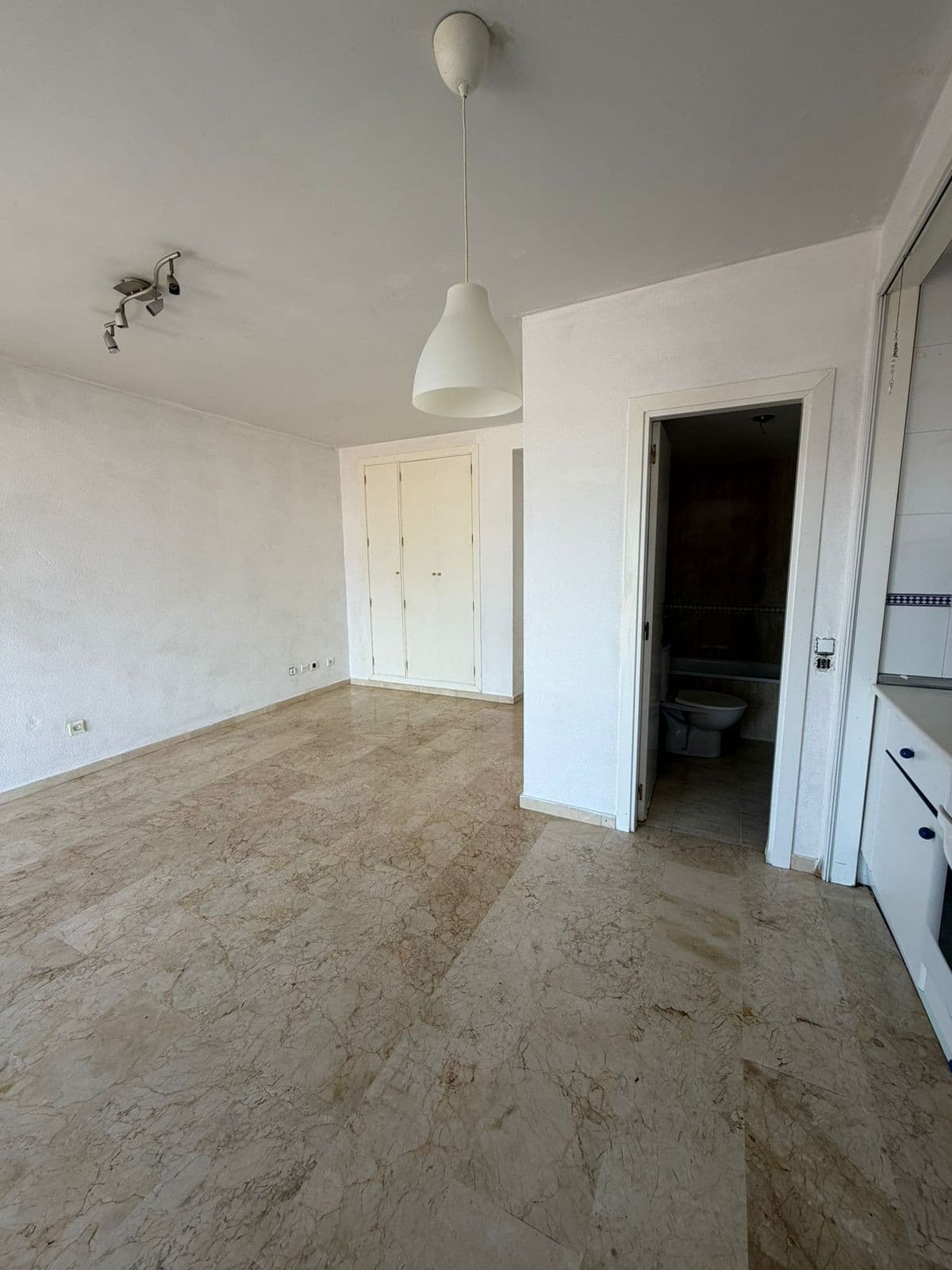 Lichtstudio in het hart van Sabinillas in San Luis de Sabinillas - foto 11