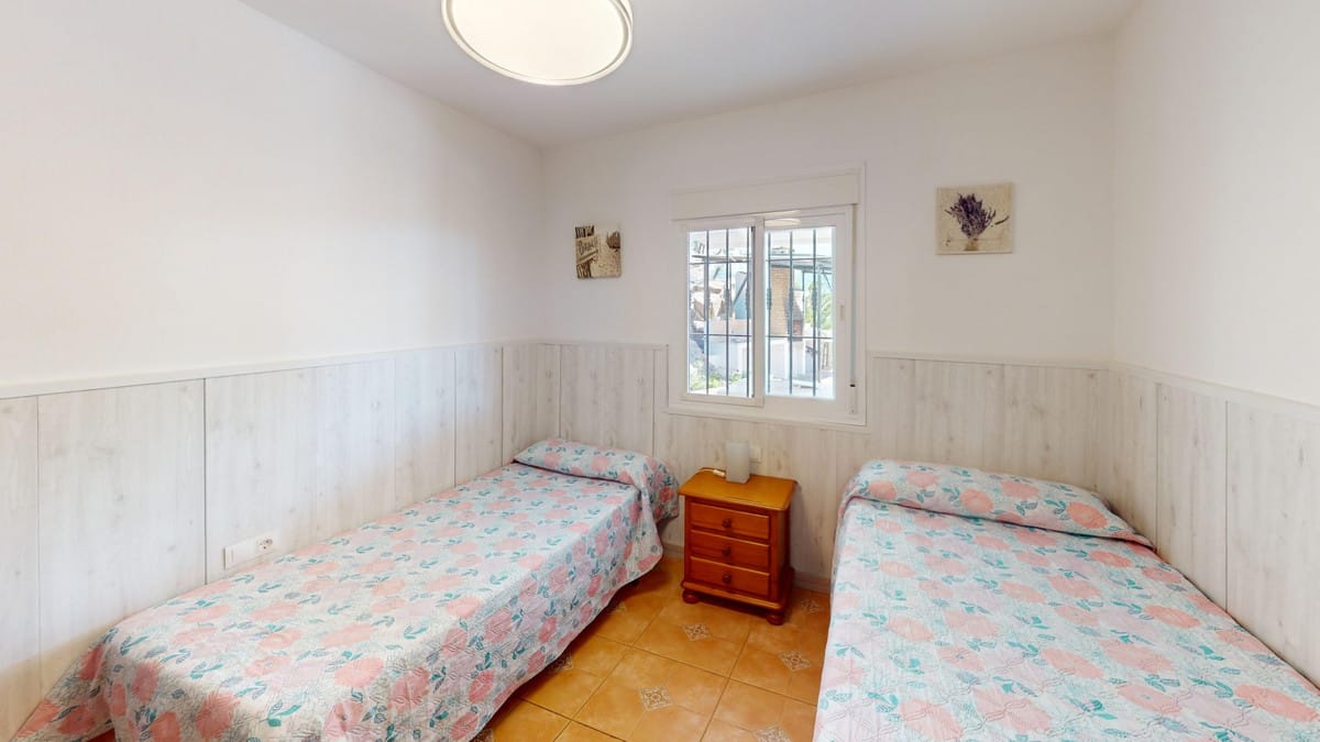 Huis met 3 slaapkamers in Sayalonga in Sayalonga - foto 10