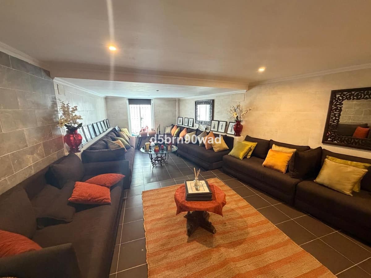 Traditionele 3-slaapkamer townhouse met zeezicht in Nagüeles, Marbella in Marbella - foto 5