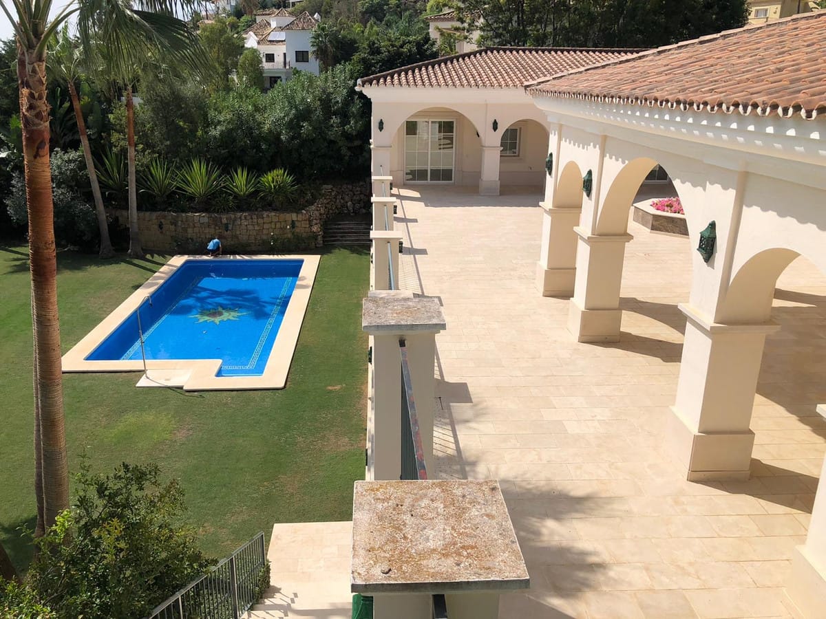7-slaapkamer villa aan de golfbaan in Los Arqueros in Los Arqueros - foto 5