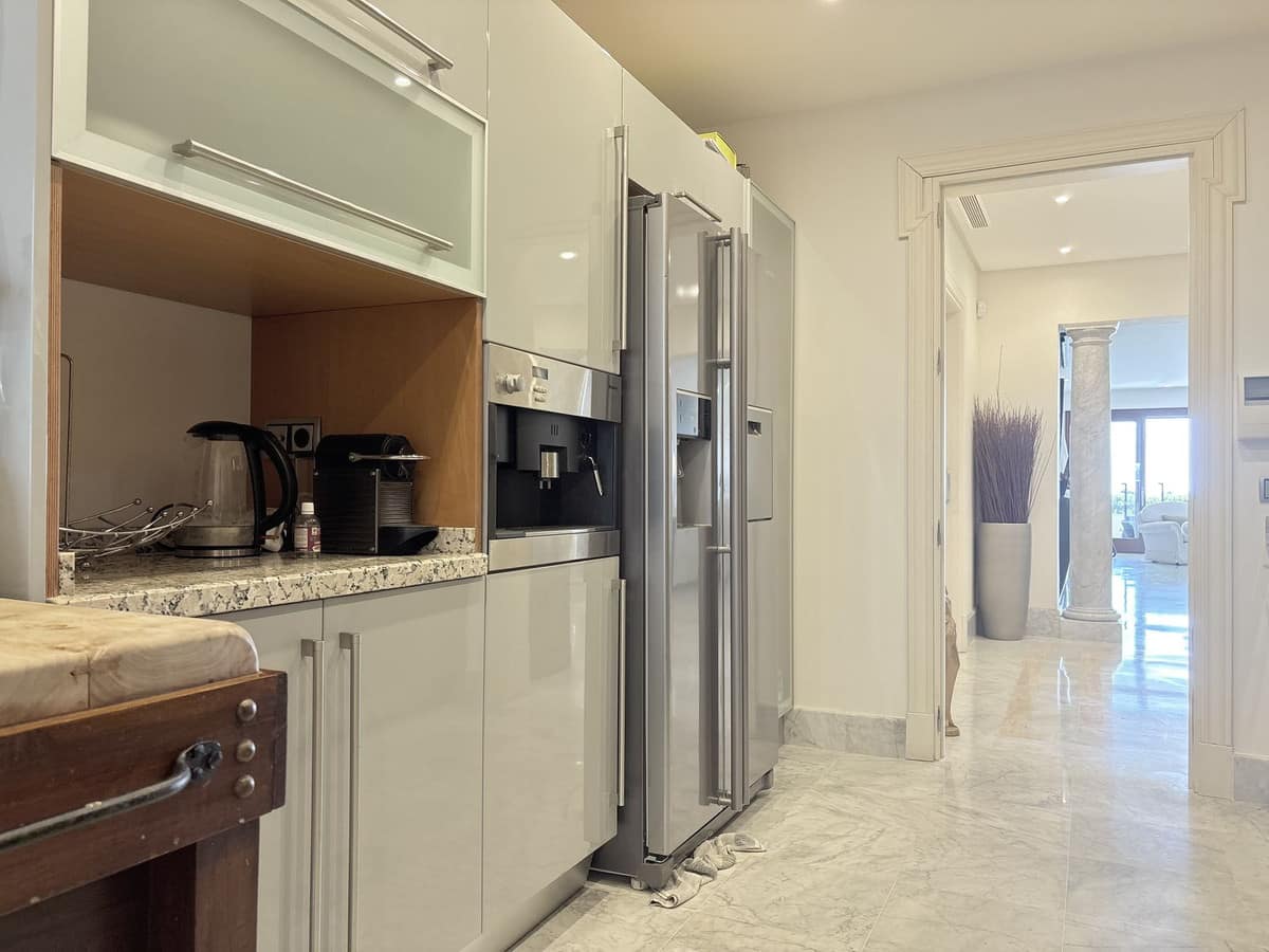 Drie-slaapkamerappartement aan het strand in Los Monteros in Los Monteros - foto 18