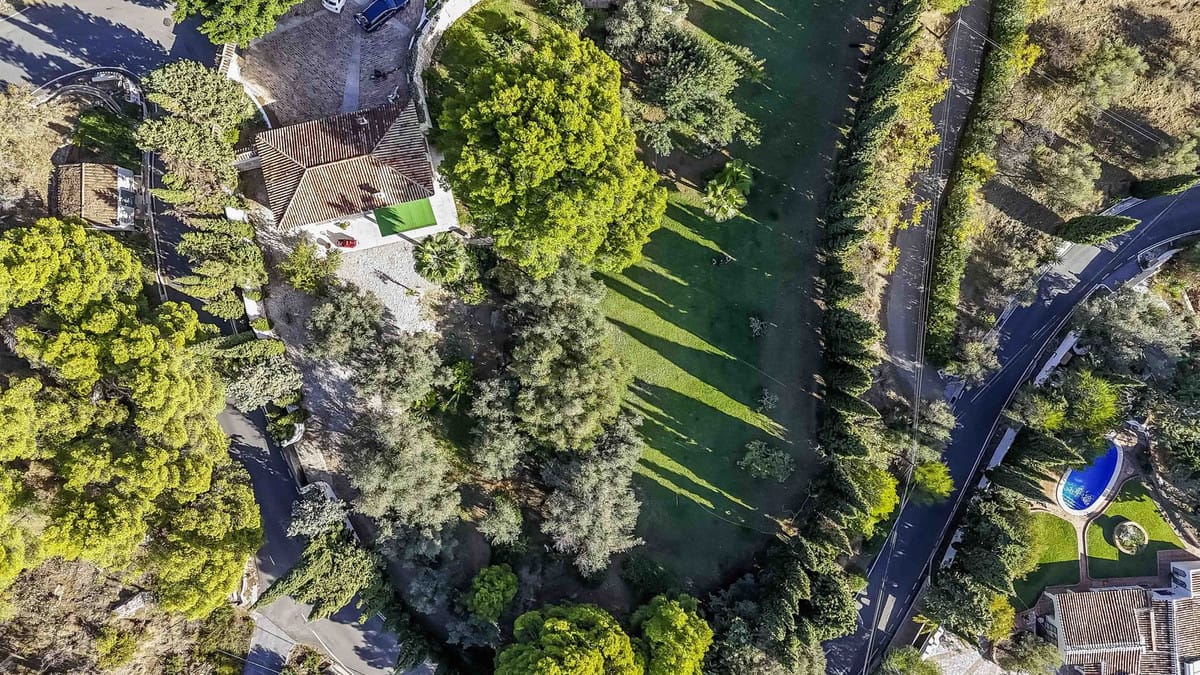 Kavel van 2.000 m² in La Alquería, Mijas in Mijas - foto 4