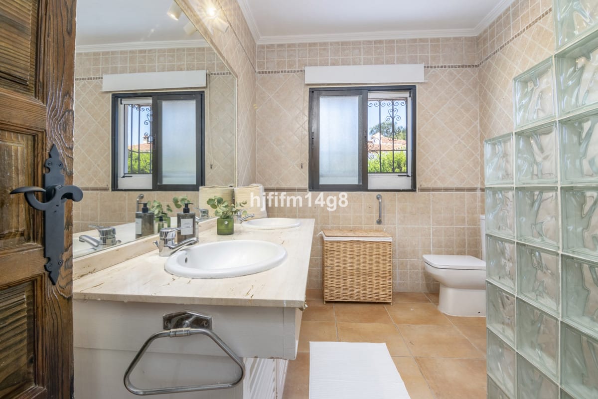 7-slaapkamers villa te koop in San Pedro de Alcántara in San Pedro de Alcántara - foto 11