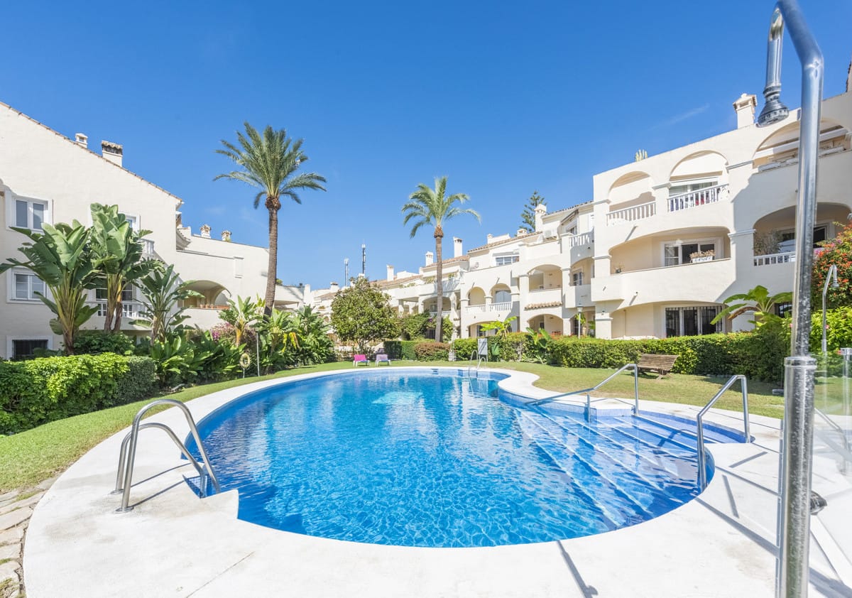Drie-slaapkamerappartement in Estepona in Estepona - foto 2