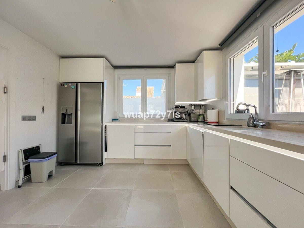 3-slaapkamer villa met zeezicht in Costalita, Estepona in Costalita - foto 10