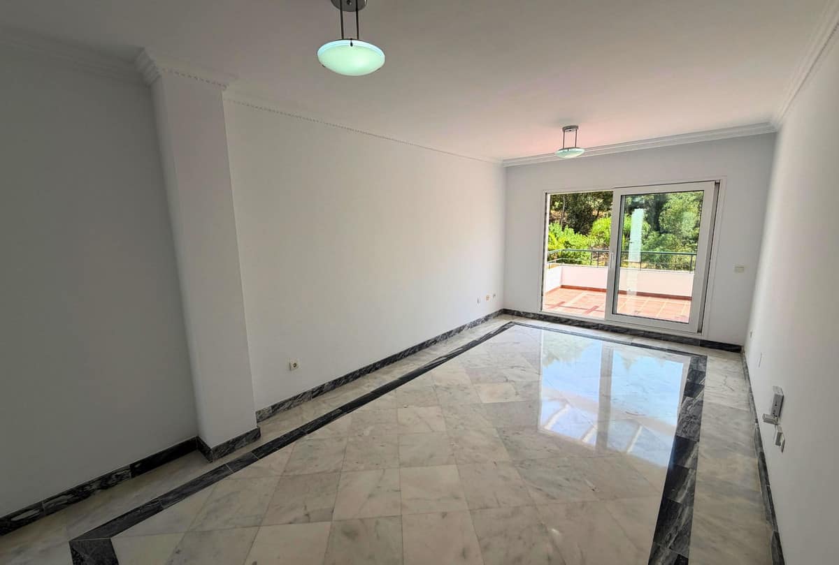 2 bedroom Apartment in Nueva Andalucía in Nueva Andalucía - foto 11