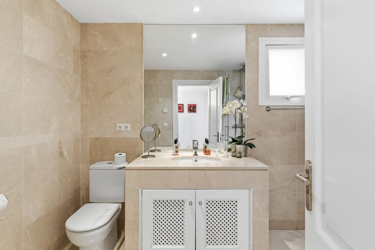 Drie-slaapkamer appartement in Nueva Andalucía (Las Tortugas de Aloha) in Nueva Andalucía - foto 13