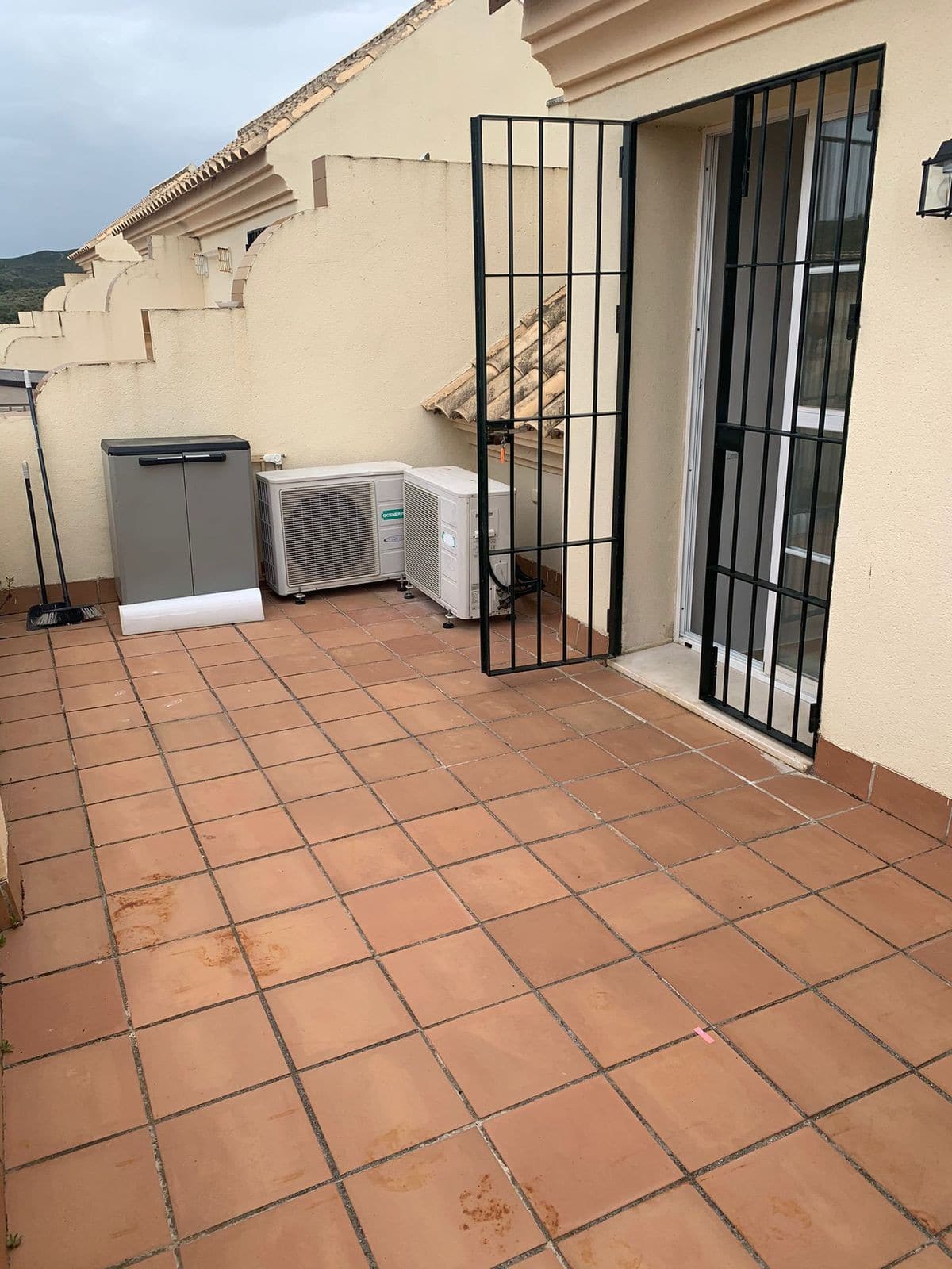 Rijwoning met 4 slaapkamers in Manilva, La Duquesa Golf in Manilva - foto 2