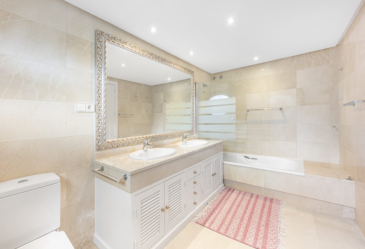 Vier-slaapkamerhuis in Sotogrande Alto in Sotogrande Alto - foto 11