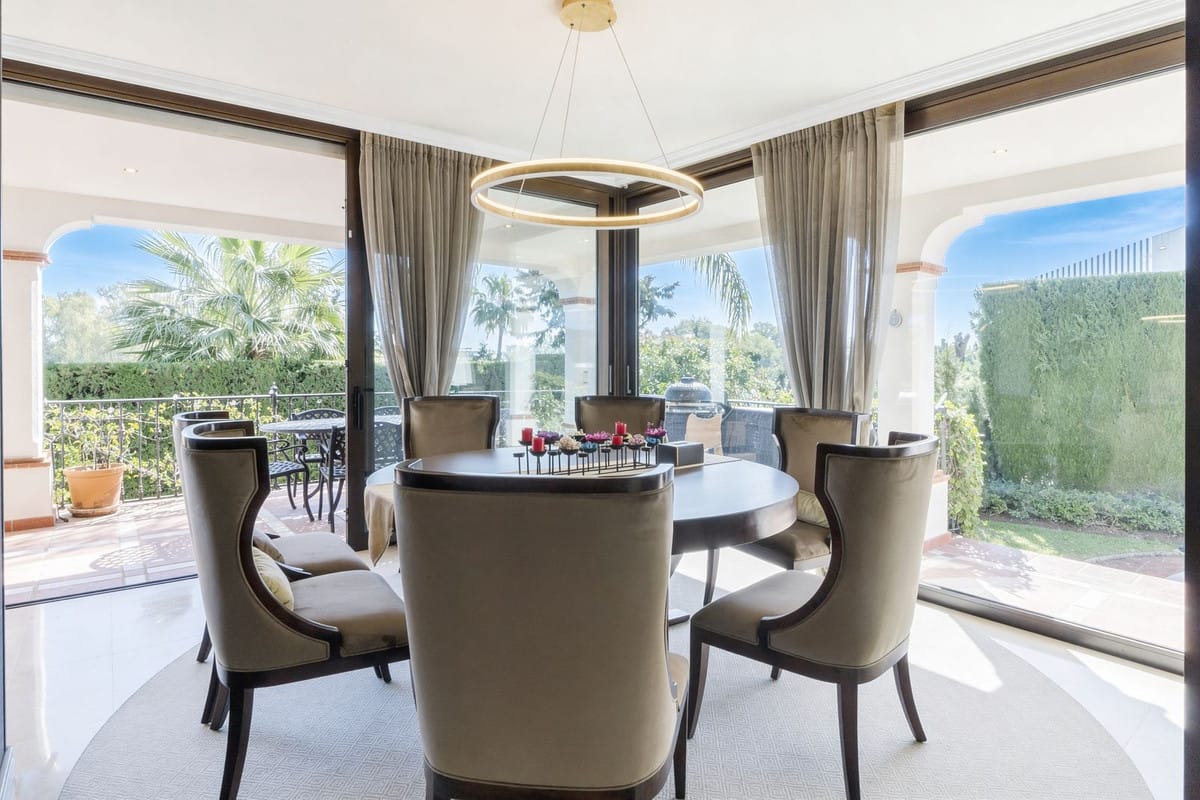 Prachtige 5-slaapkamer villa in Atalaya, Estepona in Estepona - foto 7