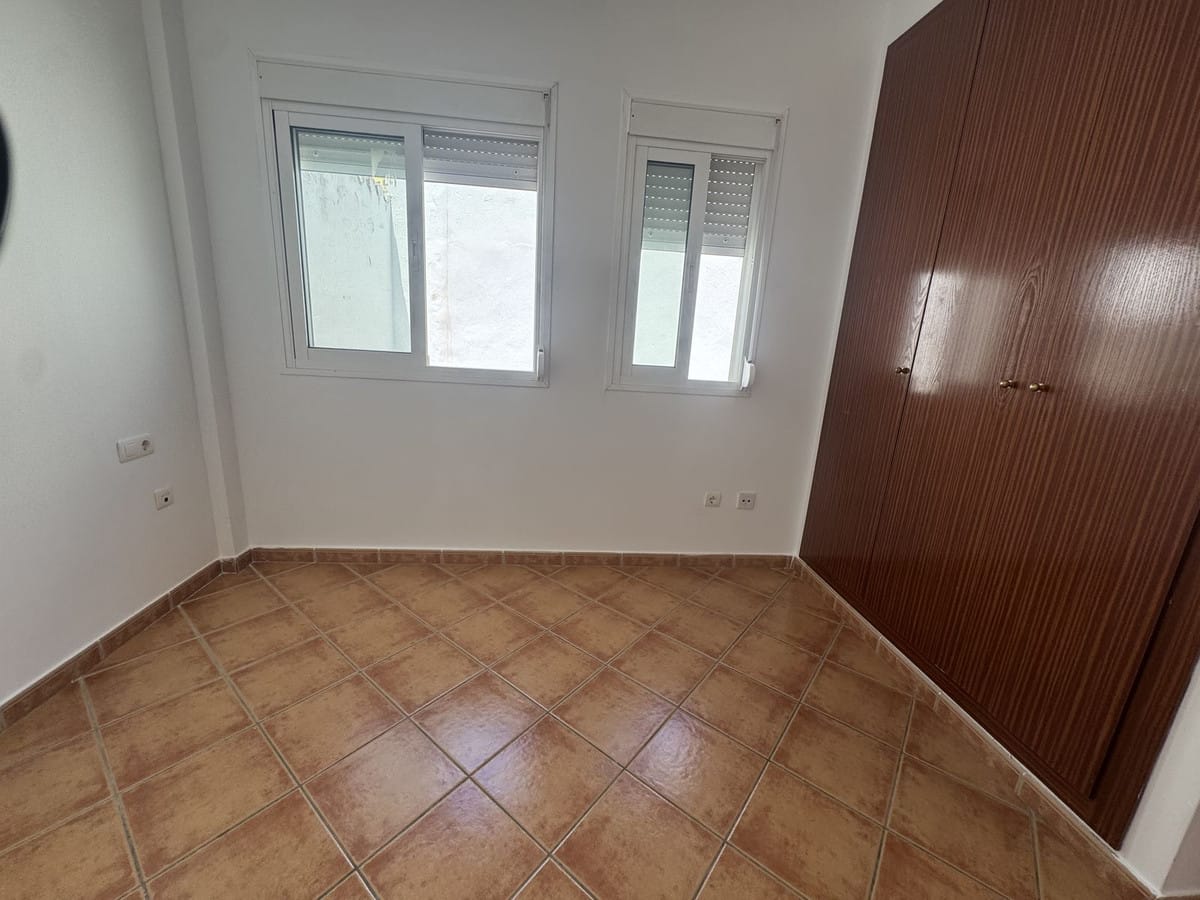 1 bedroom Apartment in Estepona in Estepona - foto 6