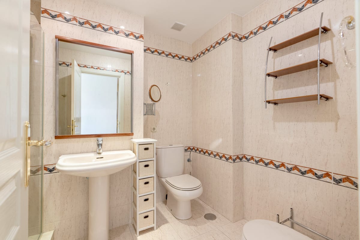 Drie-slaapkamer appartement in Estepona in Estepona - foto 16