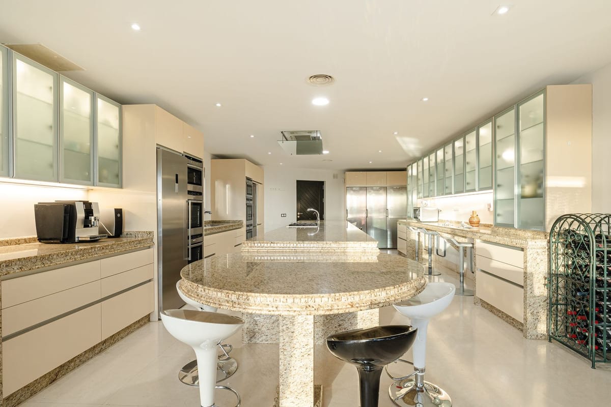 Prachtige 10-slaapkamer villa in Los Flamingos, Benahavís in Los Flamingos - foto 2