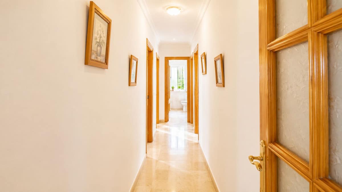 Huis met 3 slaapkamers in Estepona in Estepona - foto 12