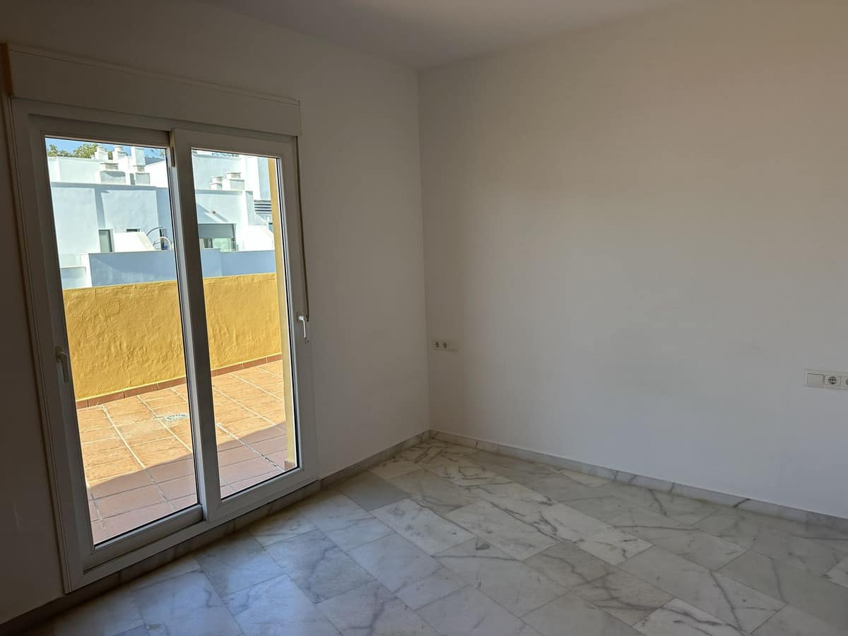 2 bedroom Apartment in Estepona in Estepona - foto 9