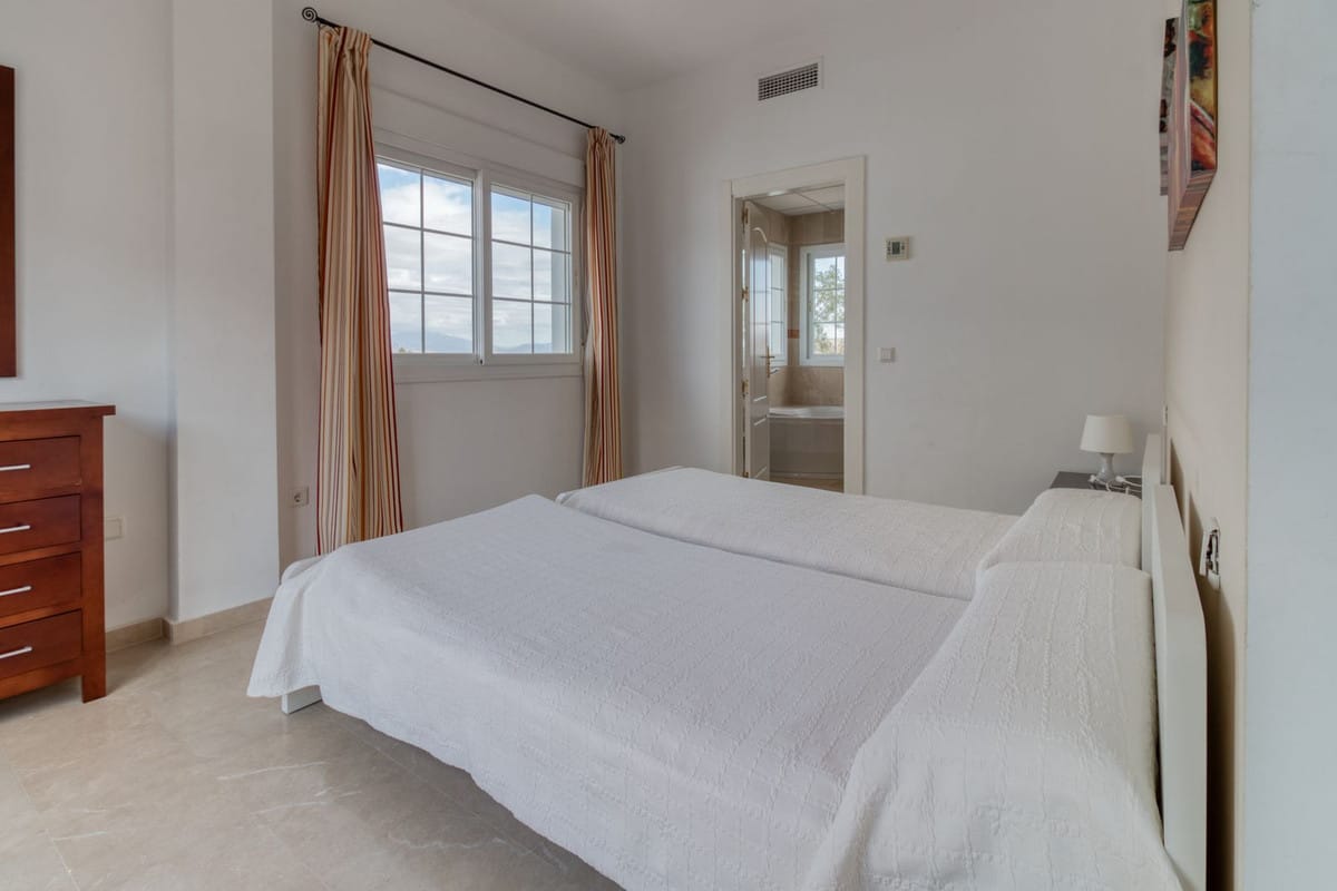 Villa met 4 slaapkamers in Alhaurín de la Torre, Málaga – Golfresort in Alhaurín de la Torre - foto 14