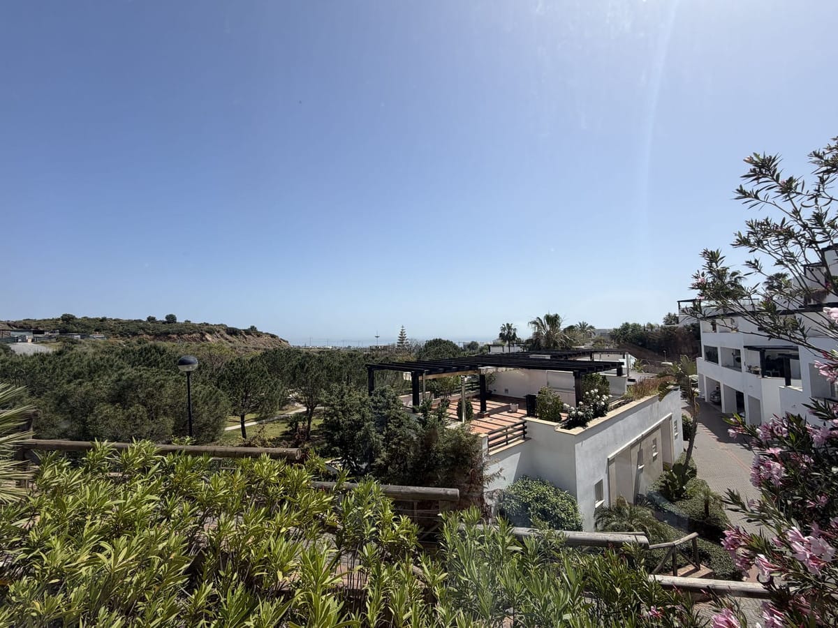 Drie slaapkamers, halfvrijstaande duplex-tussenwoning in Marbella (Santa Clara) in Marbella - foto 2