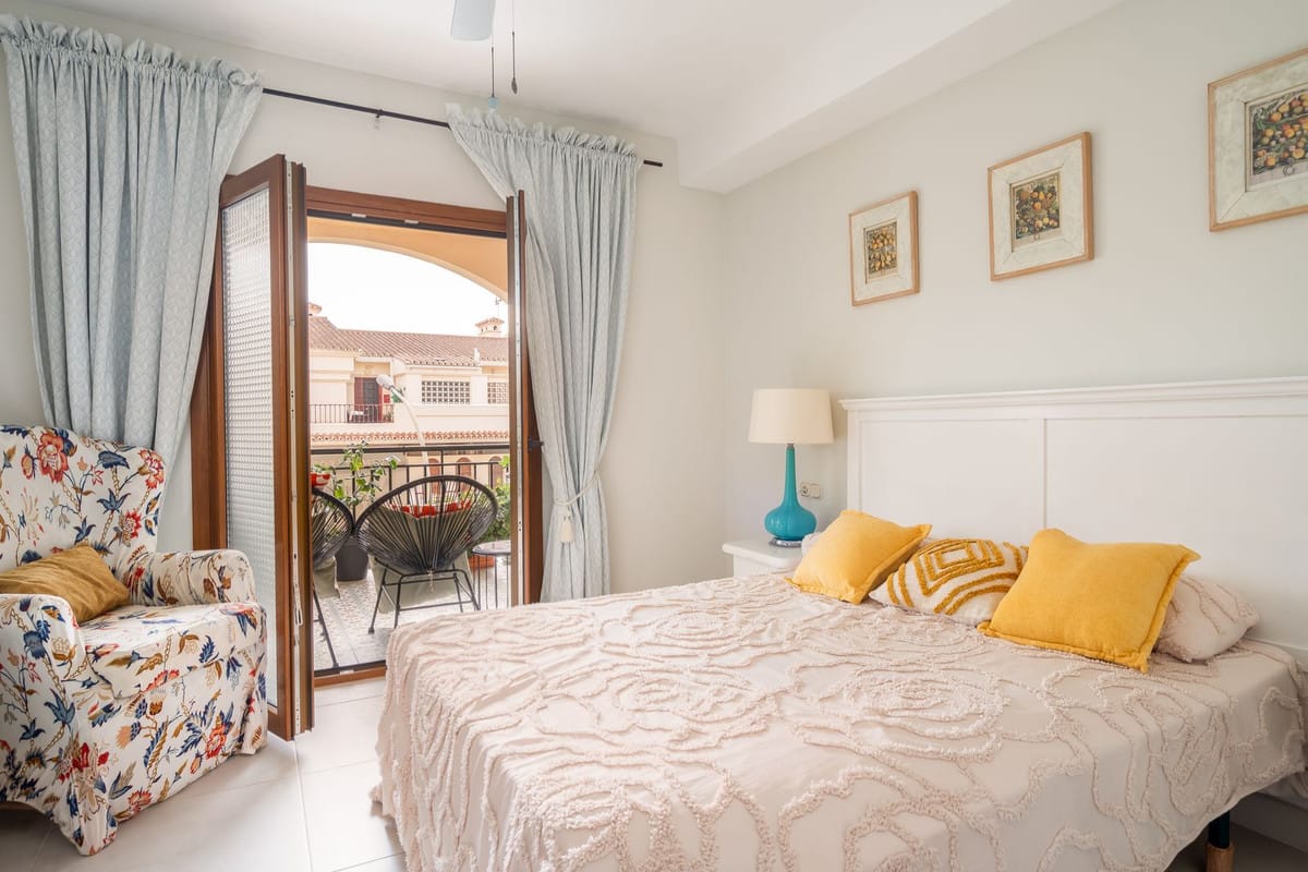 Penthouse duplex met zeezicht en drie slaapkamers in La Duquesa in La Duquesa - foto 9