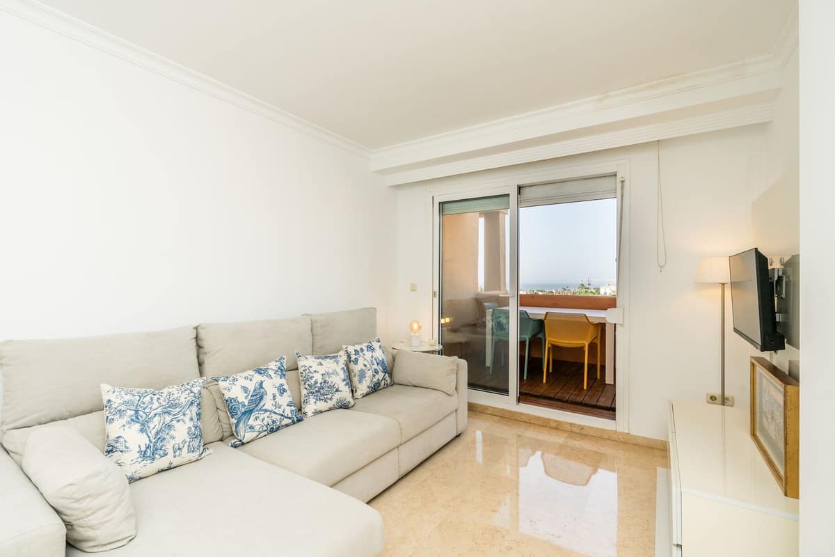 Ruim 1-slaapkamer appartement met zeezicht – Elviria, Marbella in Elviria - foto 2