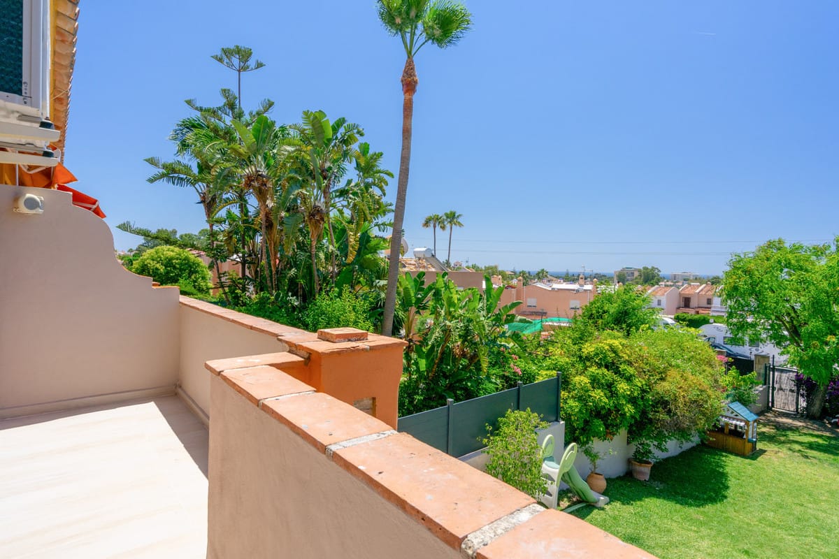 Drie slaapkamers stadswoning met privé-tuin in Nueva Atalaya, Estepona in Estepona - foto 6