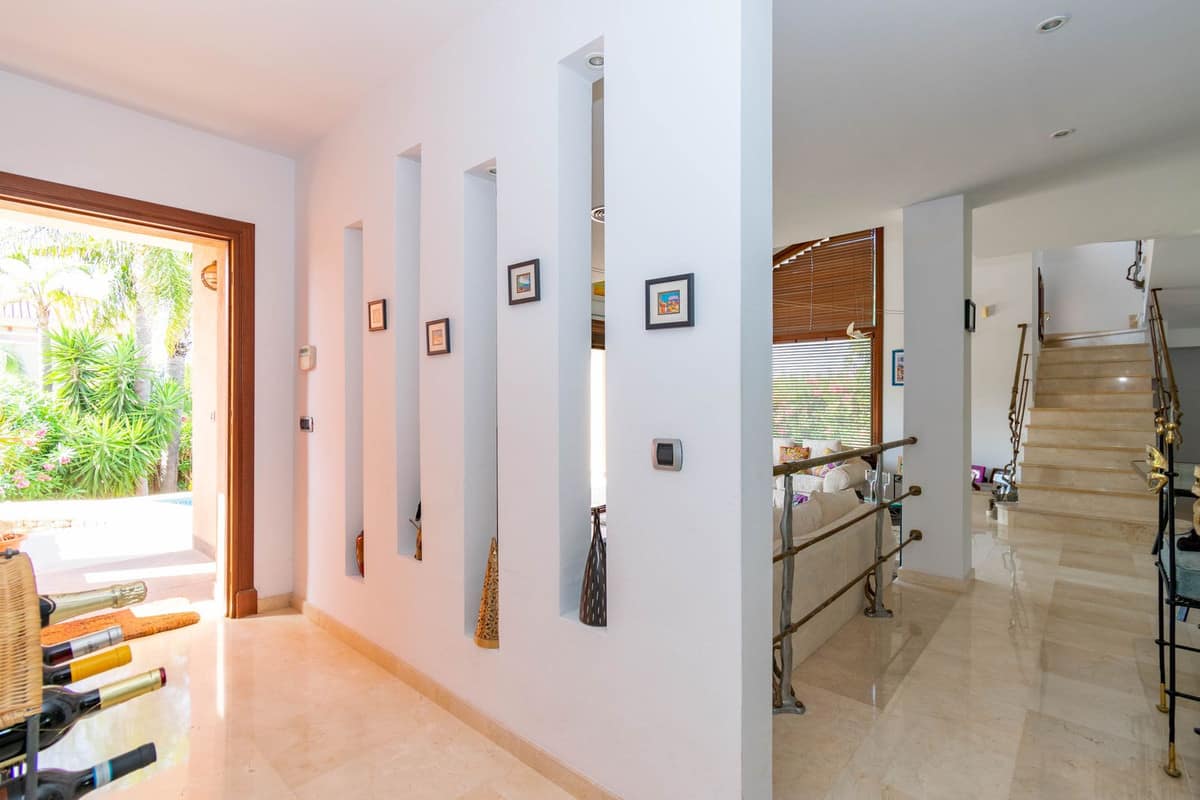 Villa met 4 slaapkamers in Estepona in Estepona - foto 17