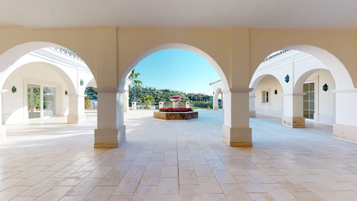 7-slaapkamer villa aan de golfbaan in Los Arqueros in Los Arqueros - foto 14