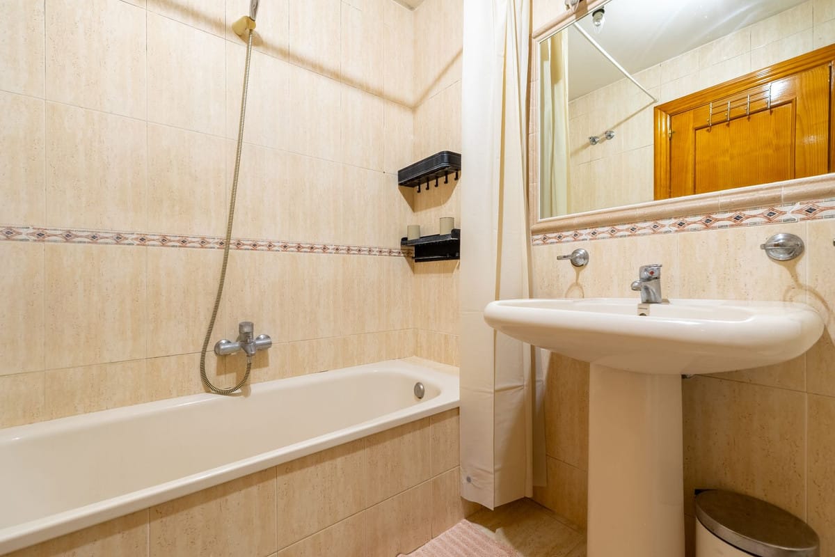 2 bedroom Apartment in Fuengirola in Fuengirola - foto 17
