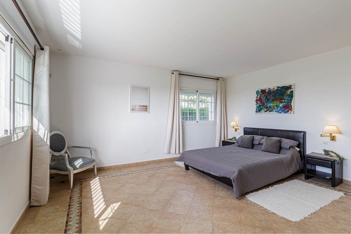 5-slaapkamer villa in El Paraíso Alto in El Paraiso - foto 12