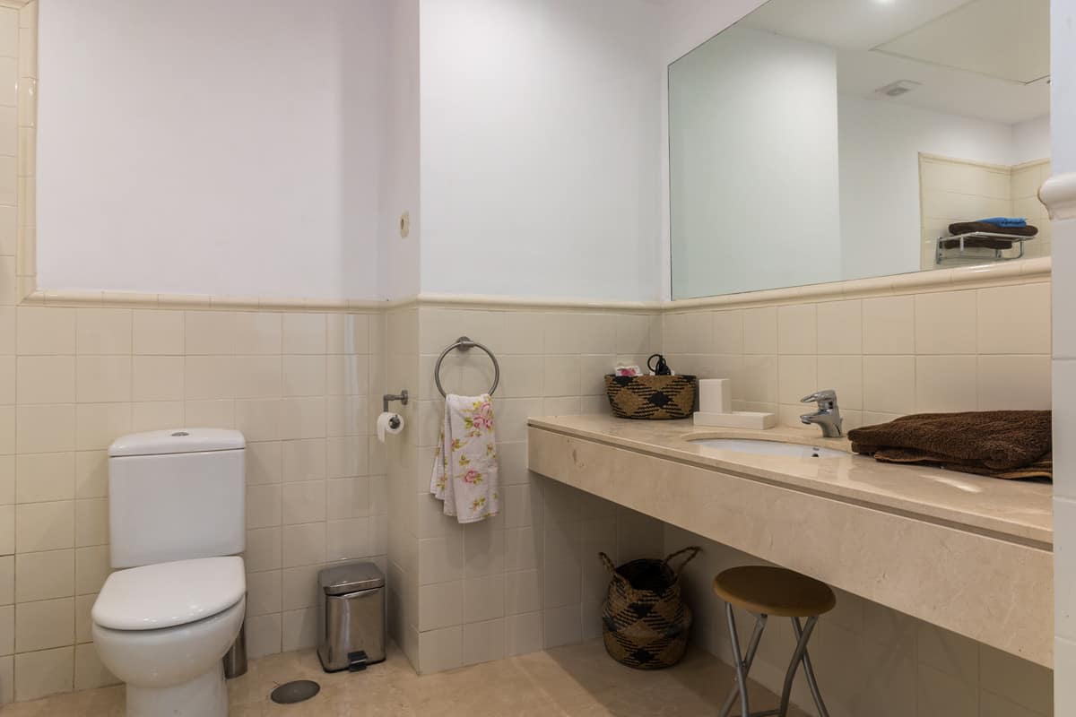 Drie slaapkamers stadswoning in Istán in Istán - foto 12