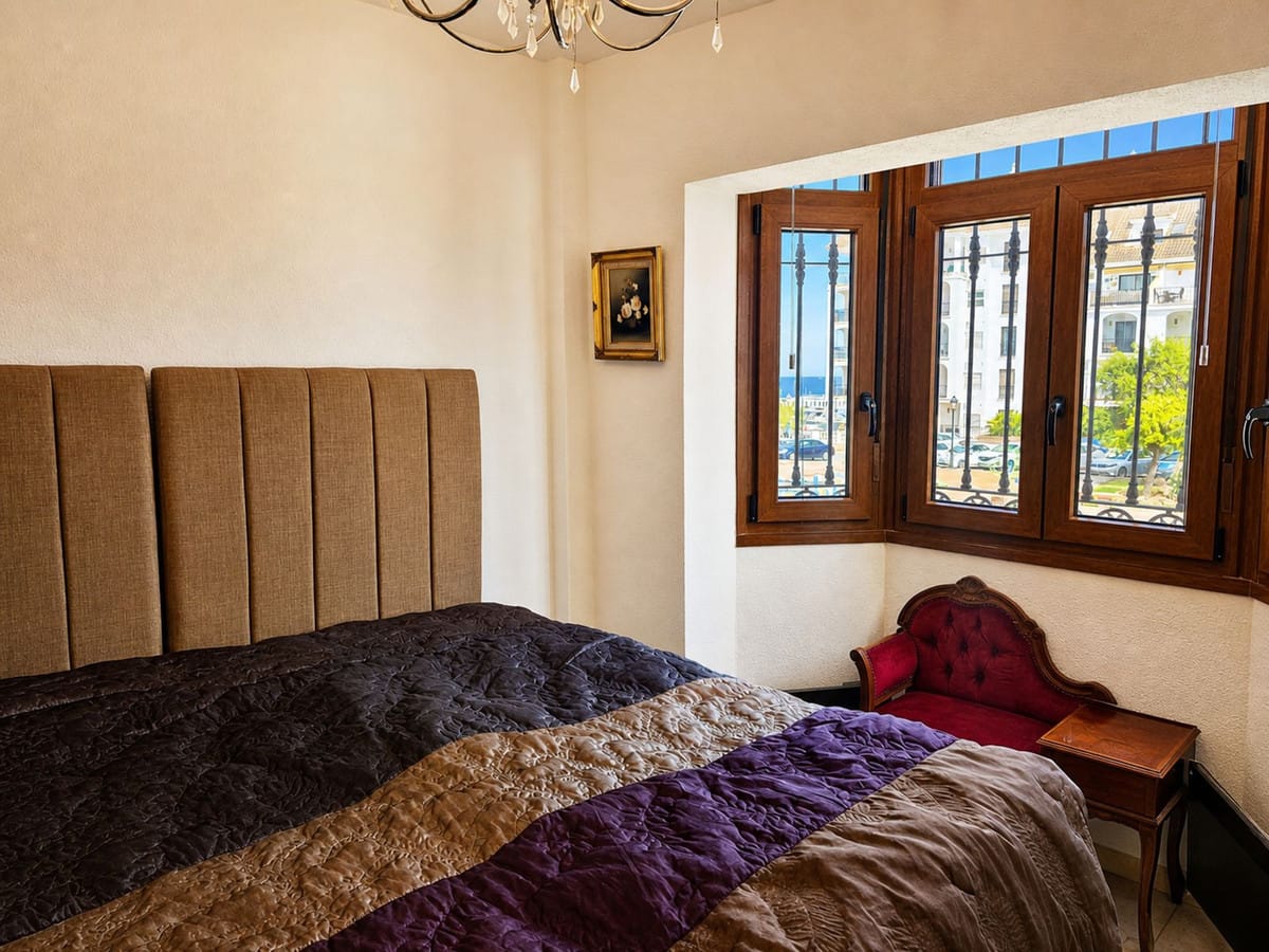 Drie-slaapkamer villa in La Duquesa aan de haven in La Duquesa - foto 7