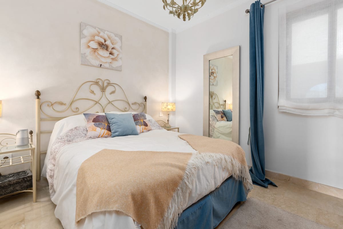 Drie-slaapkamer penthouse in Benahavís met panoramisch zeezicht in Benahavís - foto 9