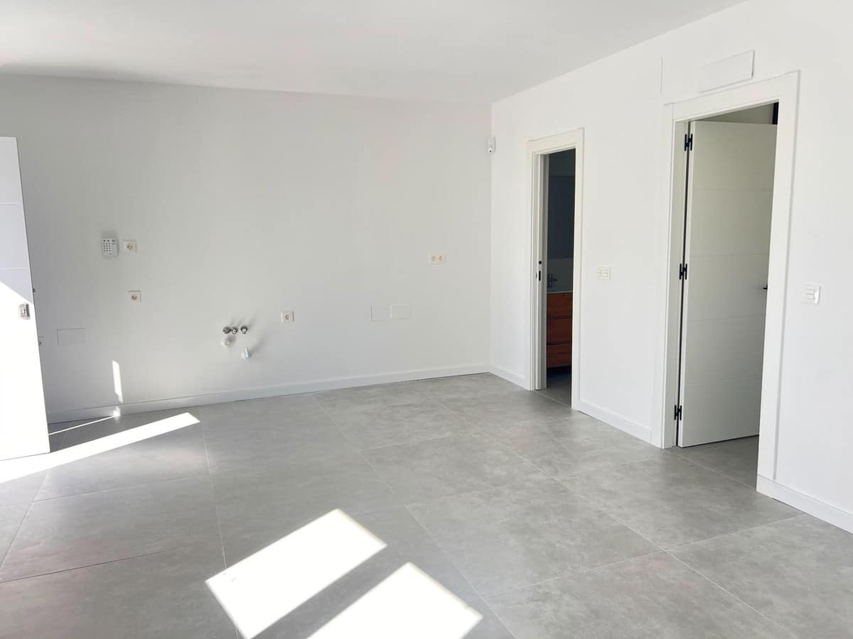 1 bedroom Apartment in La Carihuela in La Carihuela - foto 4