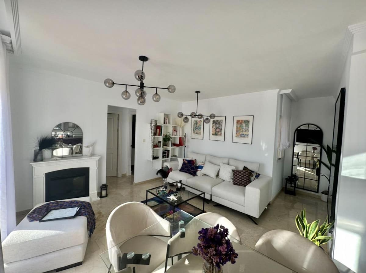 Penthouse met twee slaapkamers in Las Lagunas, Málaga in Las Lagunas - foto 4