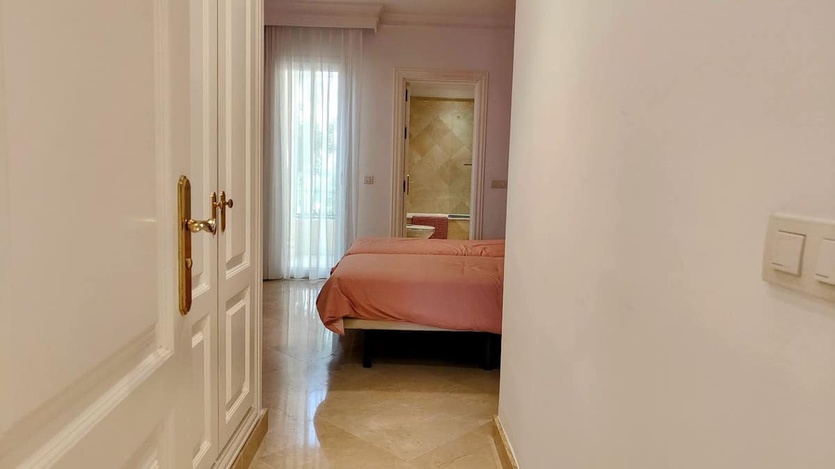 Drie-slaapkamer appartement in Majestic Hills, Casares in Casares - foto 16